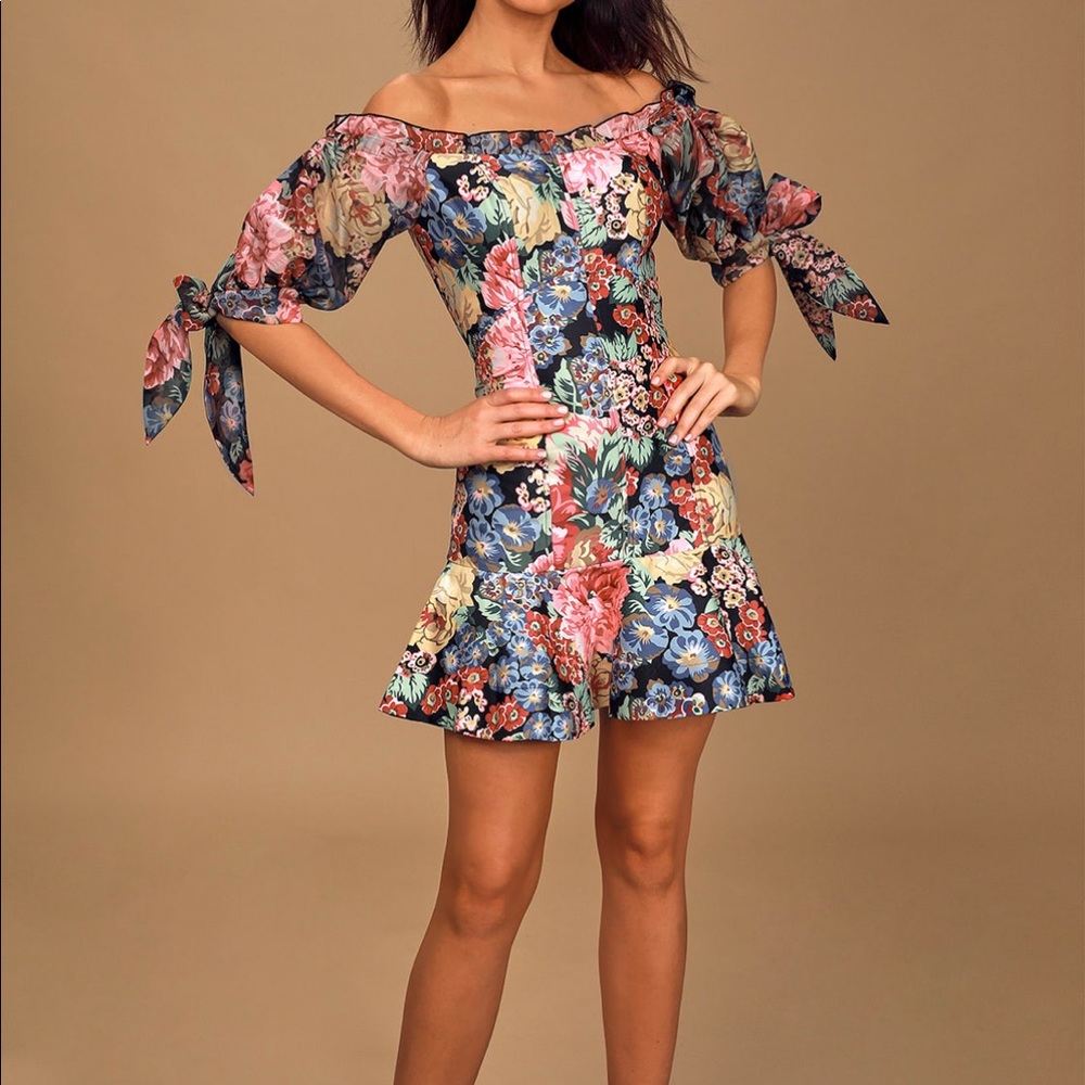 Floral Print off-the-shoulder Mini Dress 💫